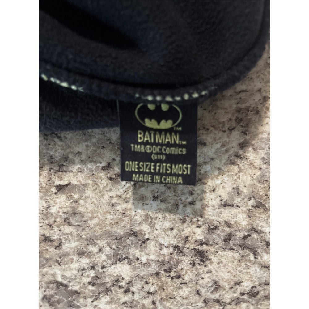 DC Comics Batman Black 3D POP Logo Hat Beanie Winter Hat-EUC - Picture 5 of 5